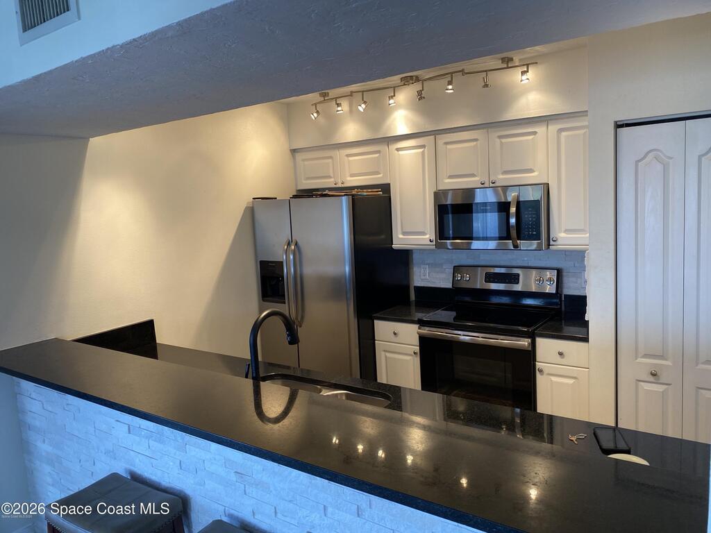 925 N Highway A1A, Indialantic, FL 32903