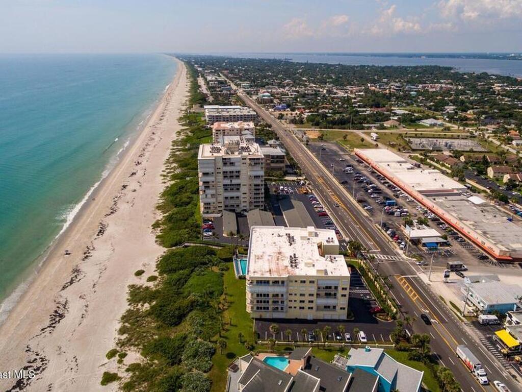 925 N Highway A1A, Indialantic, FL 32903