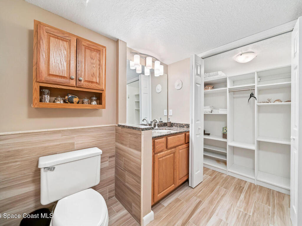 8496 S Ridgewood Avenue, Cape Canaveral, FL 32920