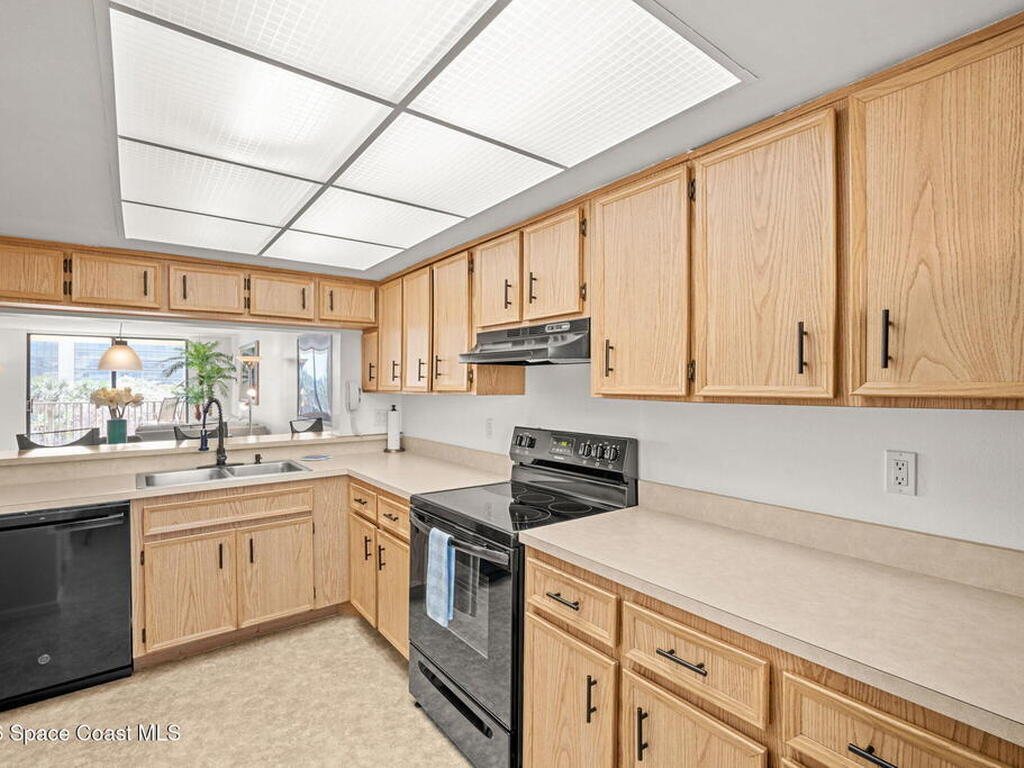 1830 N Atlantic Avenue, Cocoa Beach, FL 32931