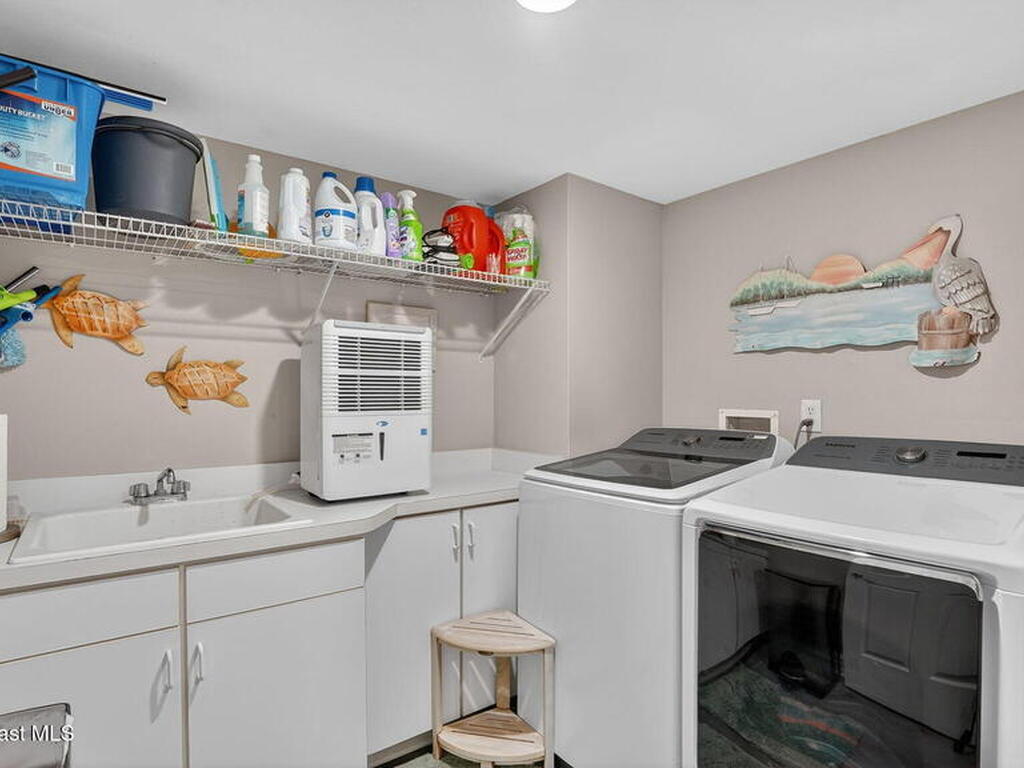 8472 Ridgewood Avenue, Cape Canaveral, FL 32920