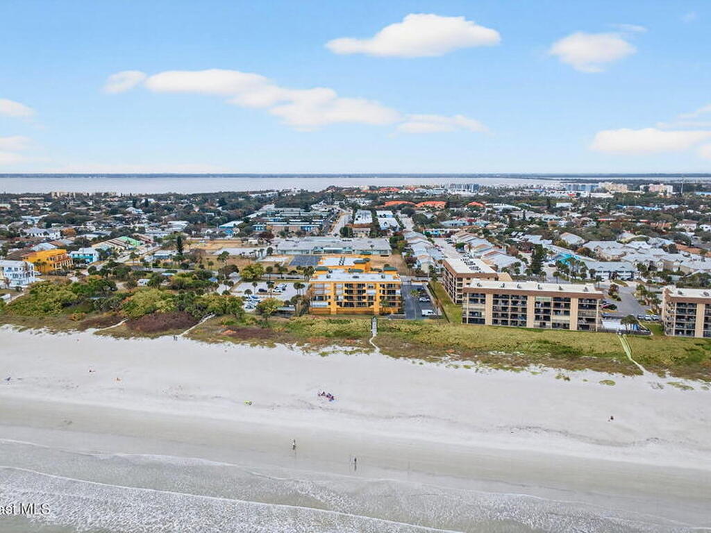 8472 Ridgewood Avenue, Cape Canaveral, FL 32920