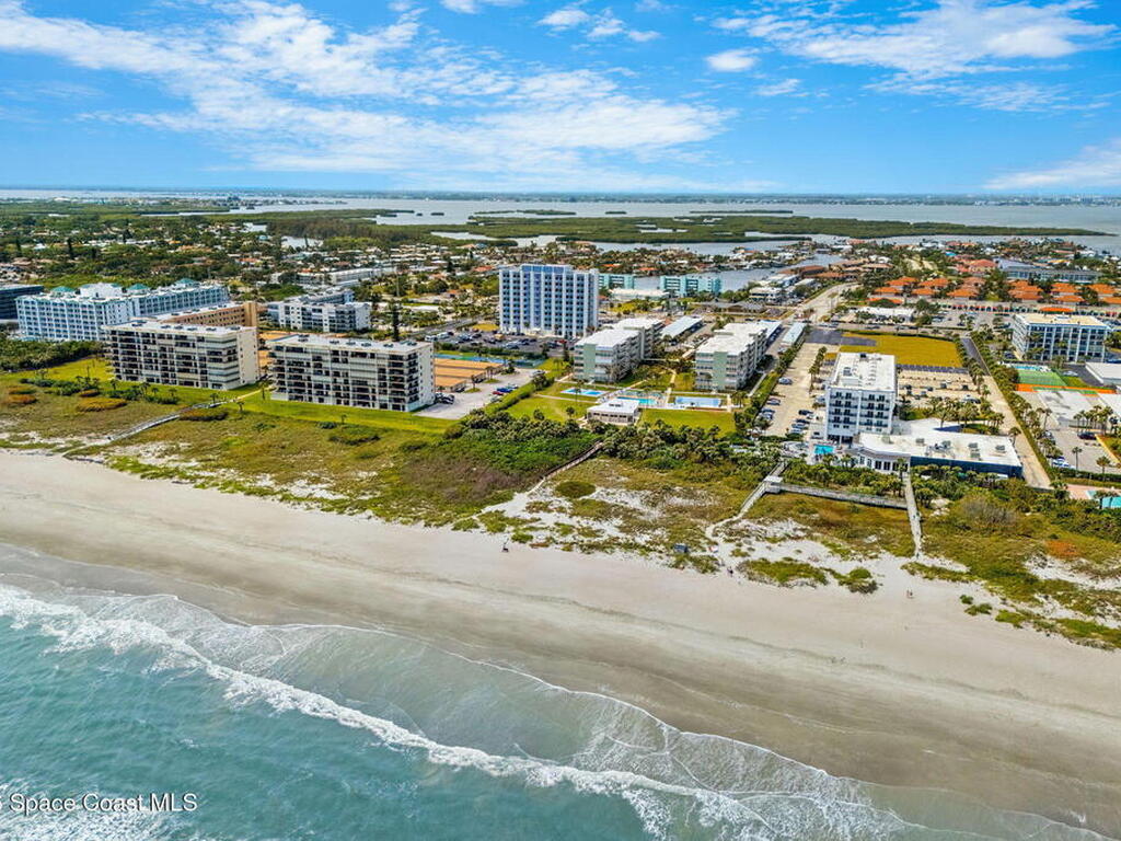 2020 N Atlantic Avenue, Cocoa Beach, FL 32931