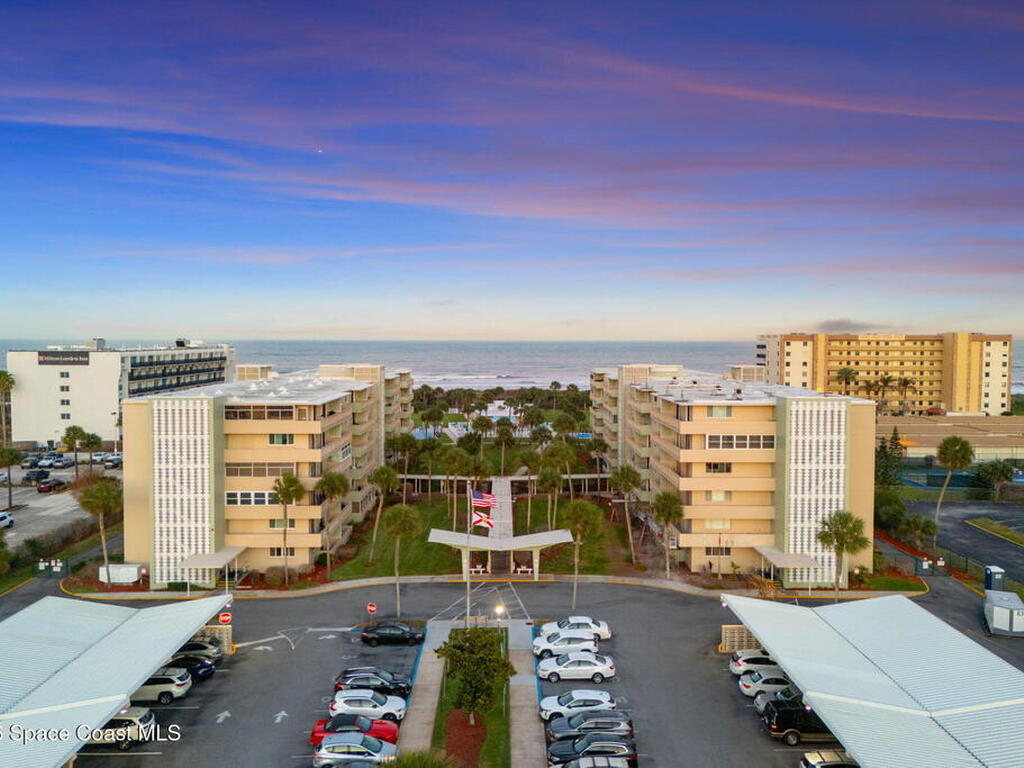 2020 N Atlantic Avenue, Cocoa Beach, FL 32931