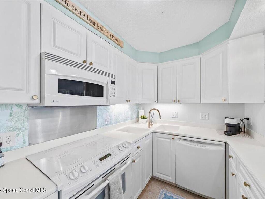 2020 N Atlantic Avenue, Cocoa Beach, FL 32931