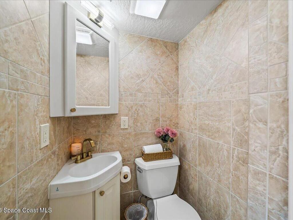 2020 N Atlantic Avenue, Cocoa Beach, FL 32931