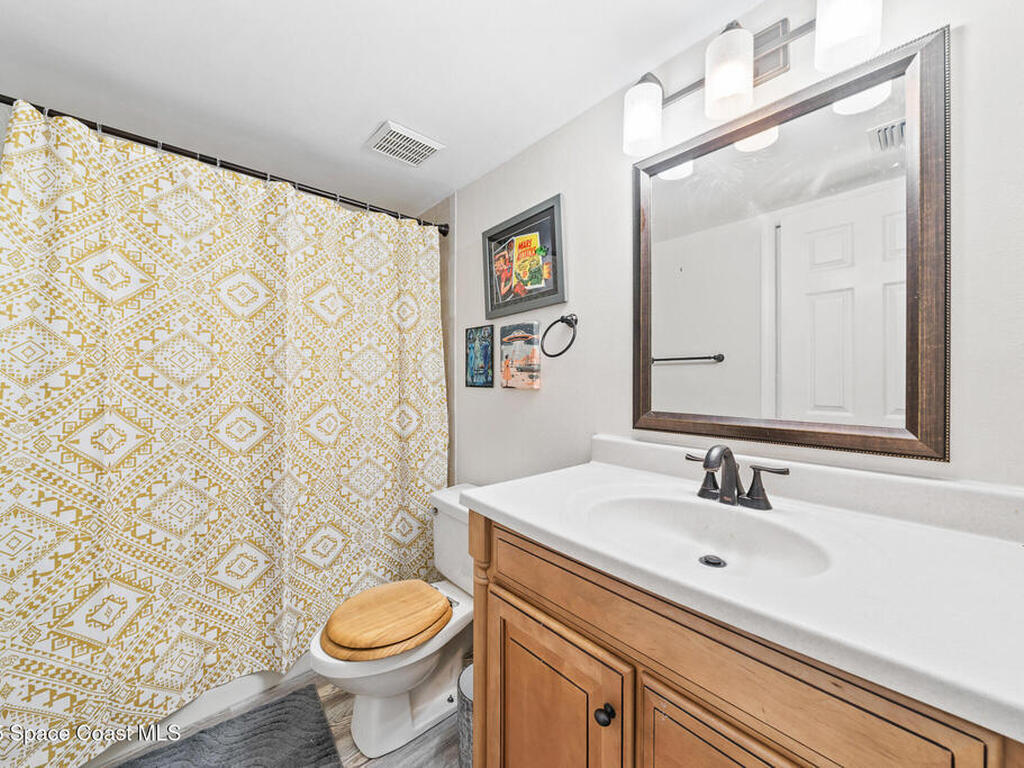 560 S Brevard Avenue, Cocoa Beach, FL 32931