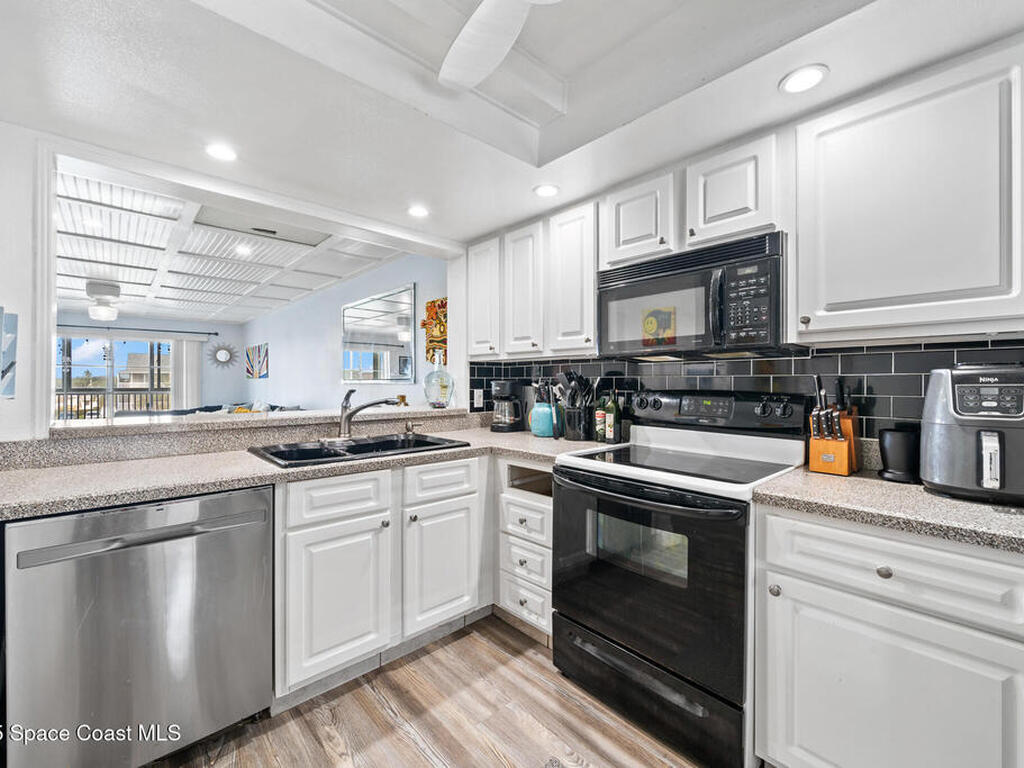 560 S Brevard Avenue, Cocoa Beach, FL 32931