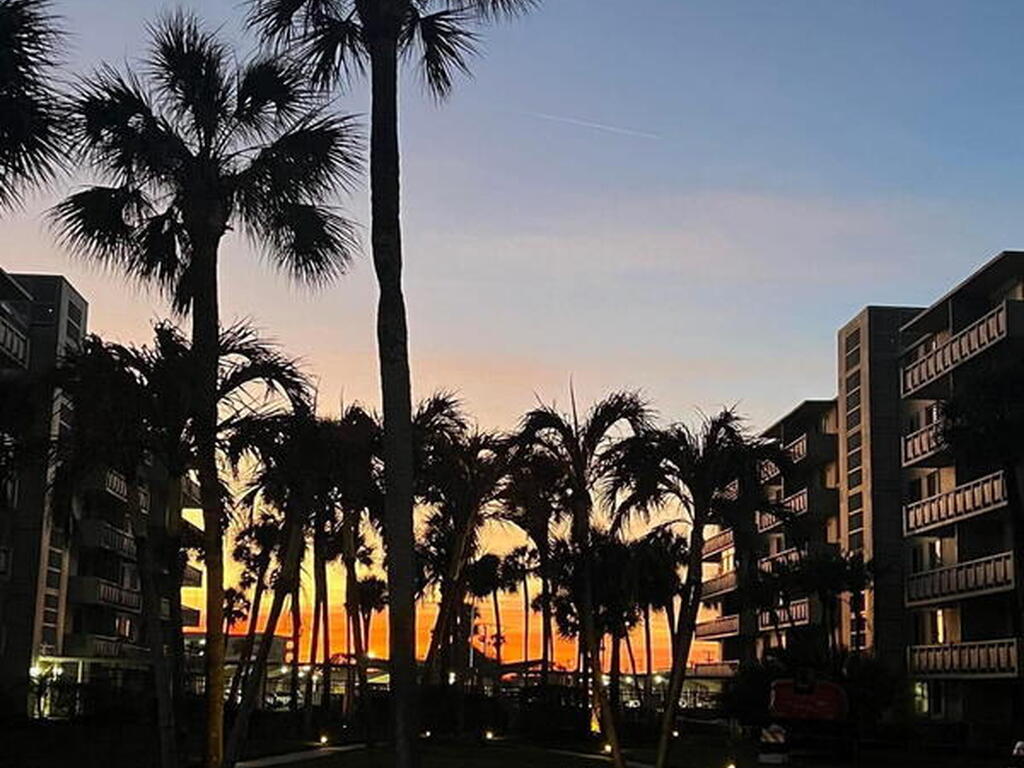 2020 N Atlantic Avenue, Cocoa Beach, FL 32931