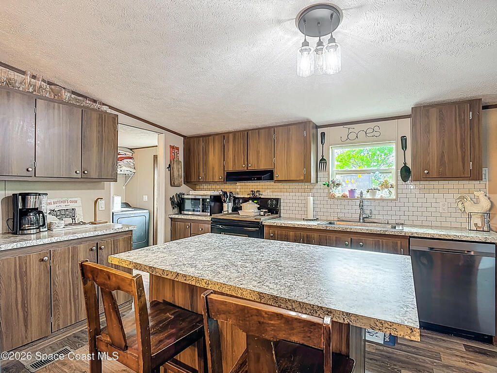 8970 Atlas Drive, St. Cloud, FL 34773