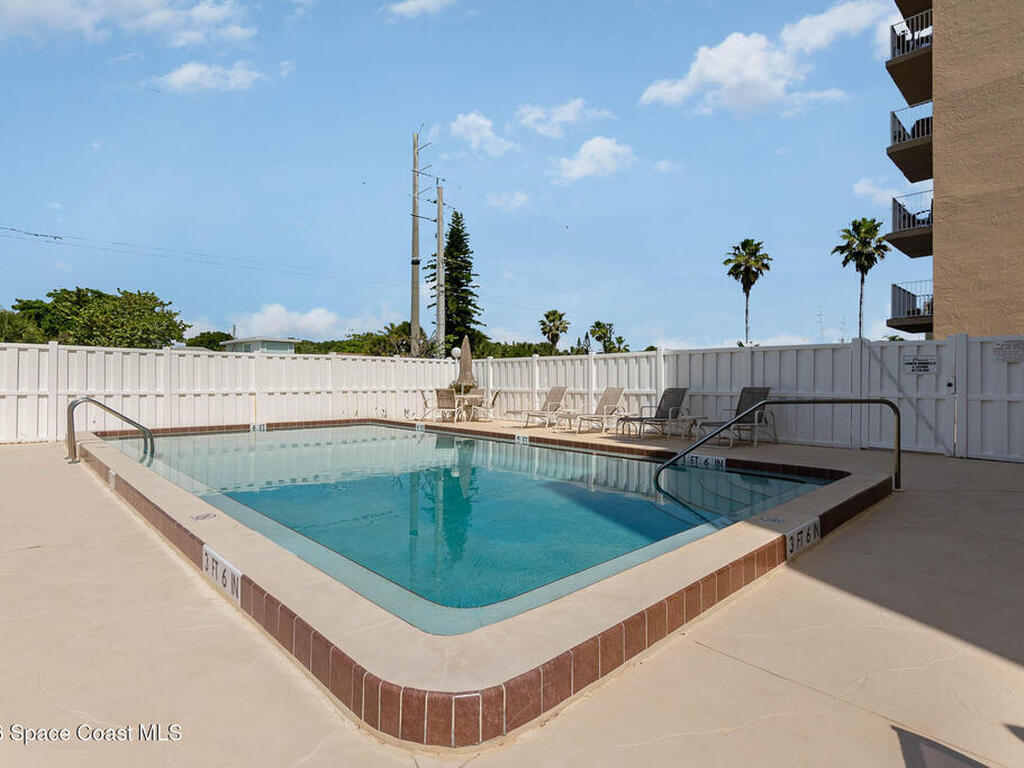 1525 S Atlantic Avenue, Cocoa Beach, FL 32931