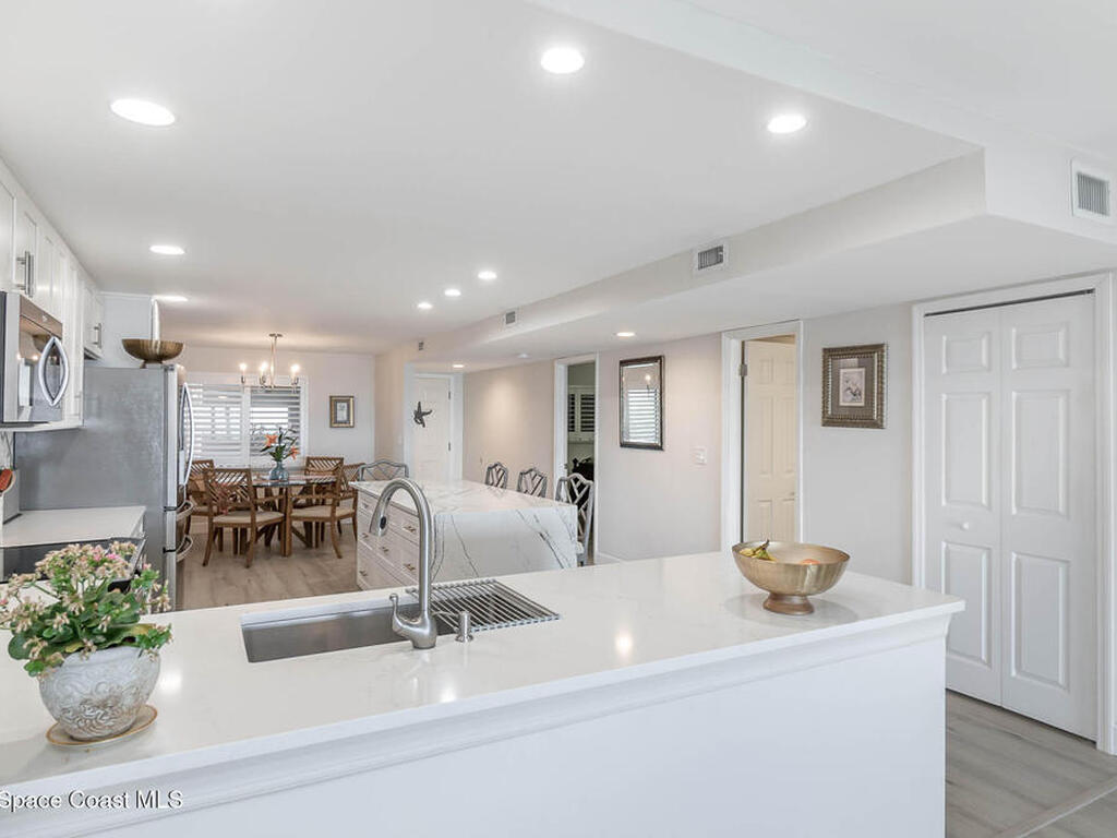 1525 S Atlantic Avenue, Cocoa Beach, FL 32931