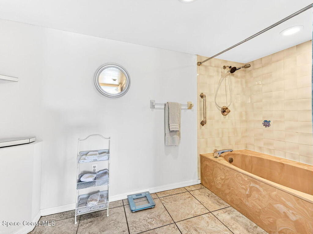 580 S Brevard Avenue, Cocoa Beach, FL 32931