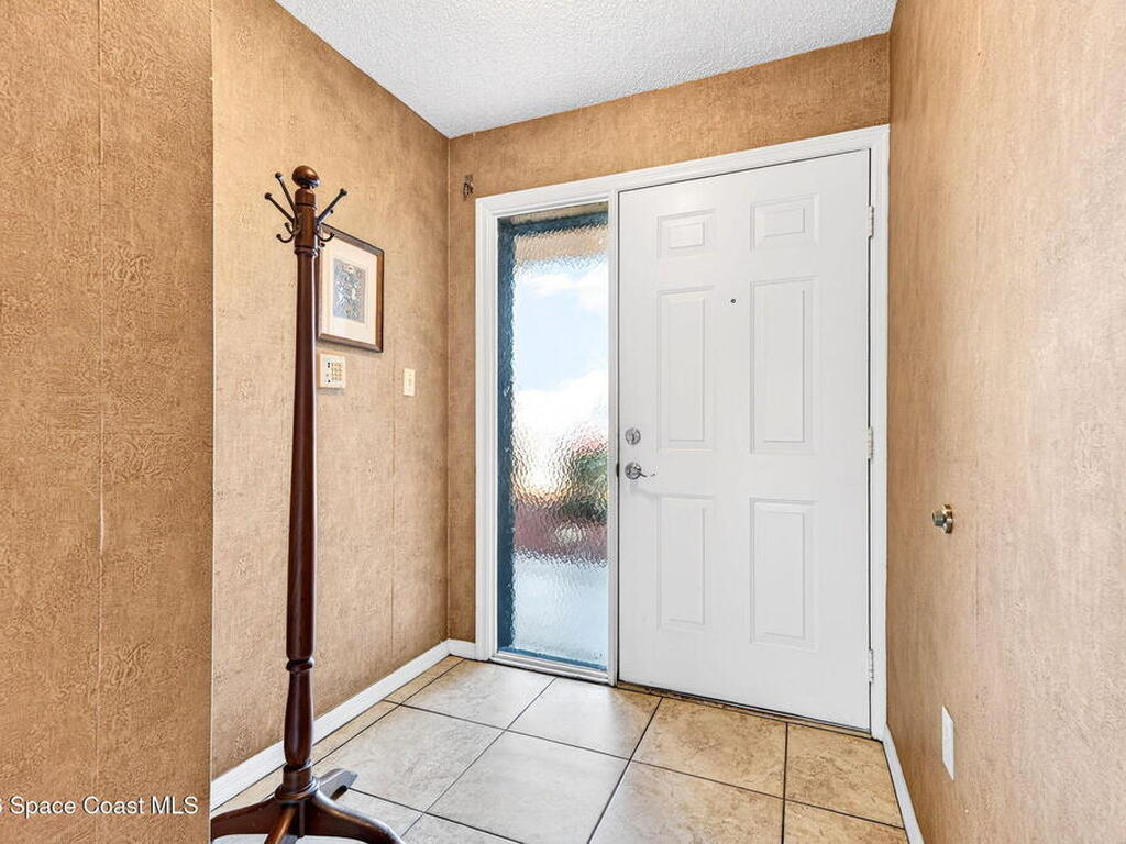 580 S Brevard Avenue, Cocoa Beach, FL 32931