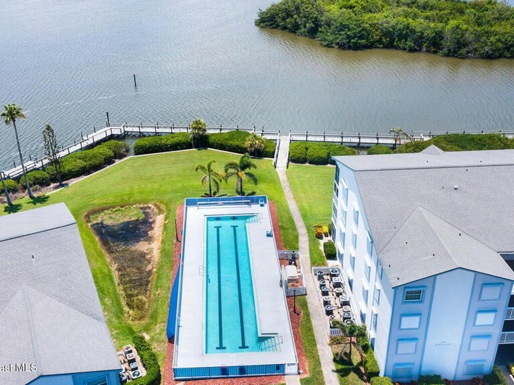 580 S Brevard Avenue, Cocoa Beach, FL 32931