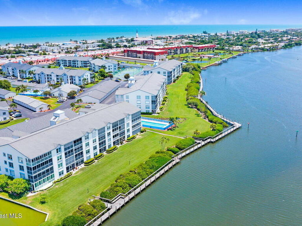 580 S Brevard Avenue, Cocoa Beach, FL 32931