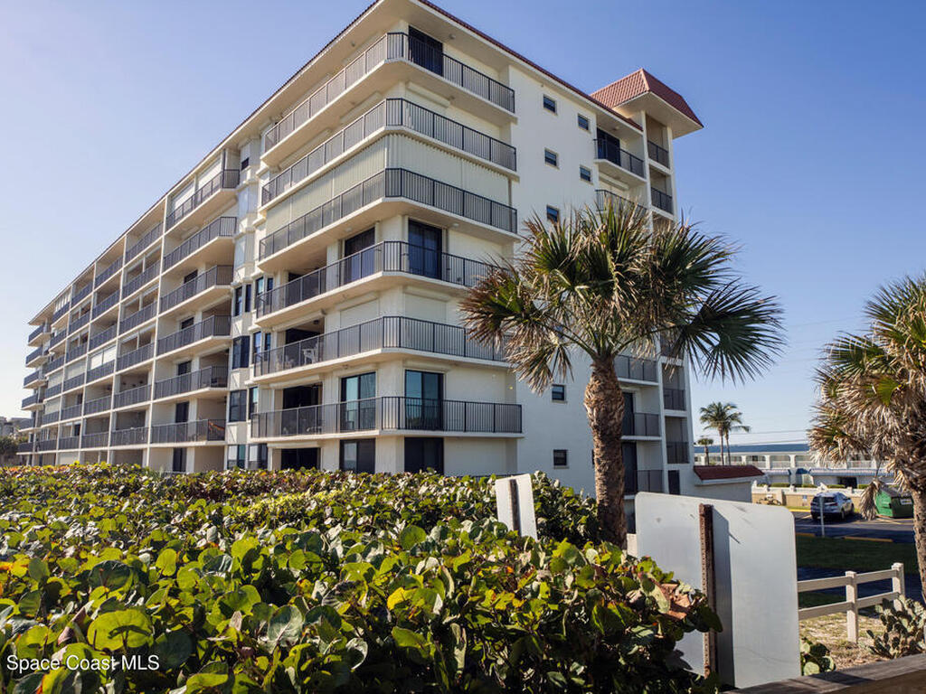 2815 S Atlantic Avenue, Cocoa Beach, FL 32931