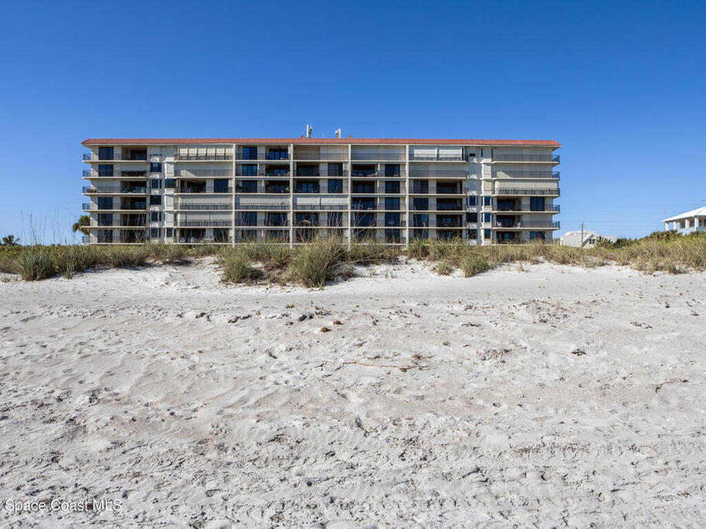 2815 S Atlantic Avenue, Cocoa Beach, FL 32931