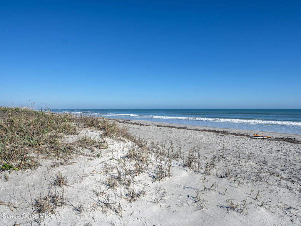 2815 S Atlantic Avenue, Cocoa Beach, FL 32931
