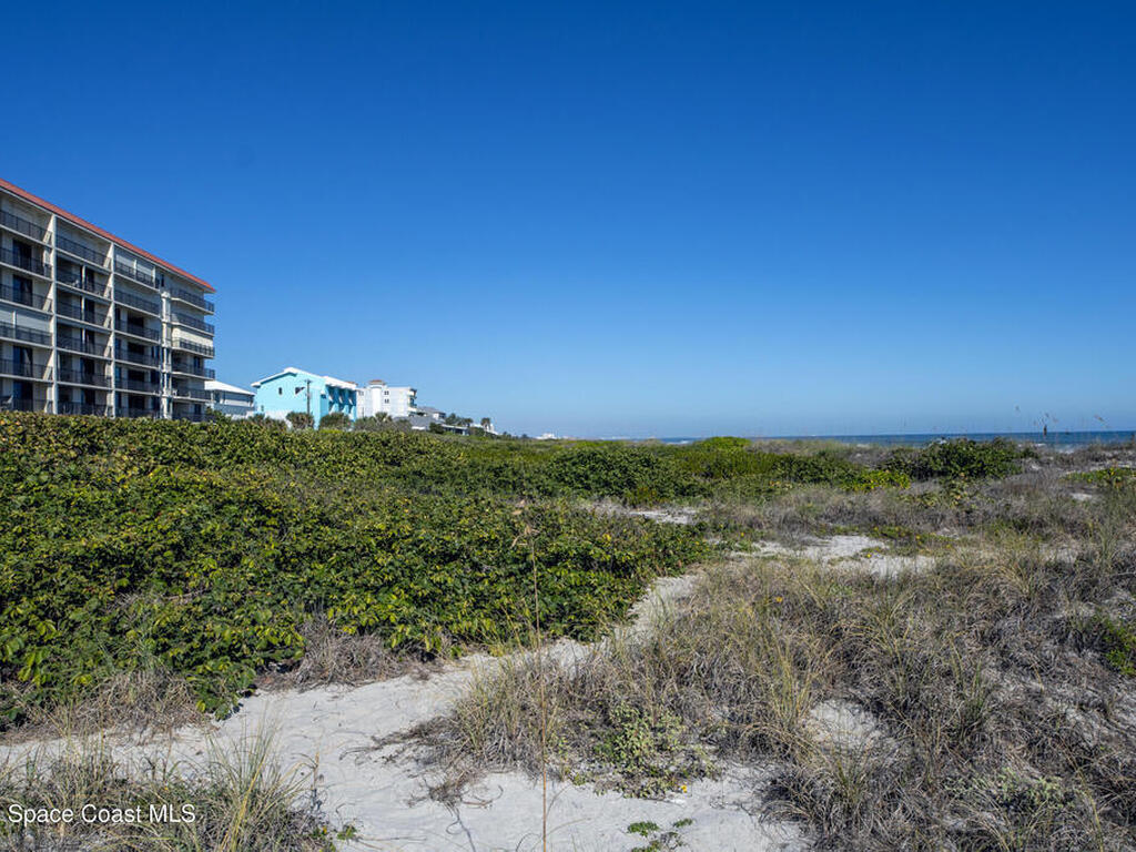 2815 S Atlantic Avenue, Cocoa Beach, FL 32931