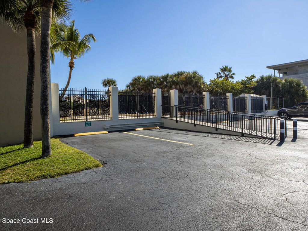 2815 S Atlantic Avenue, Cocoa Beach, FL 32931