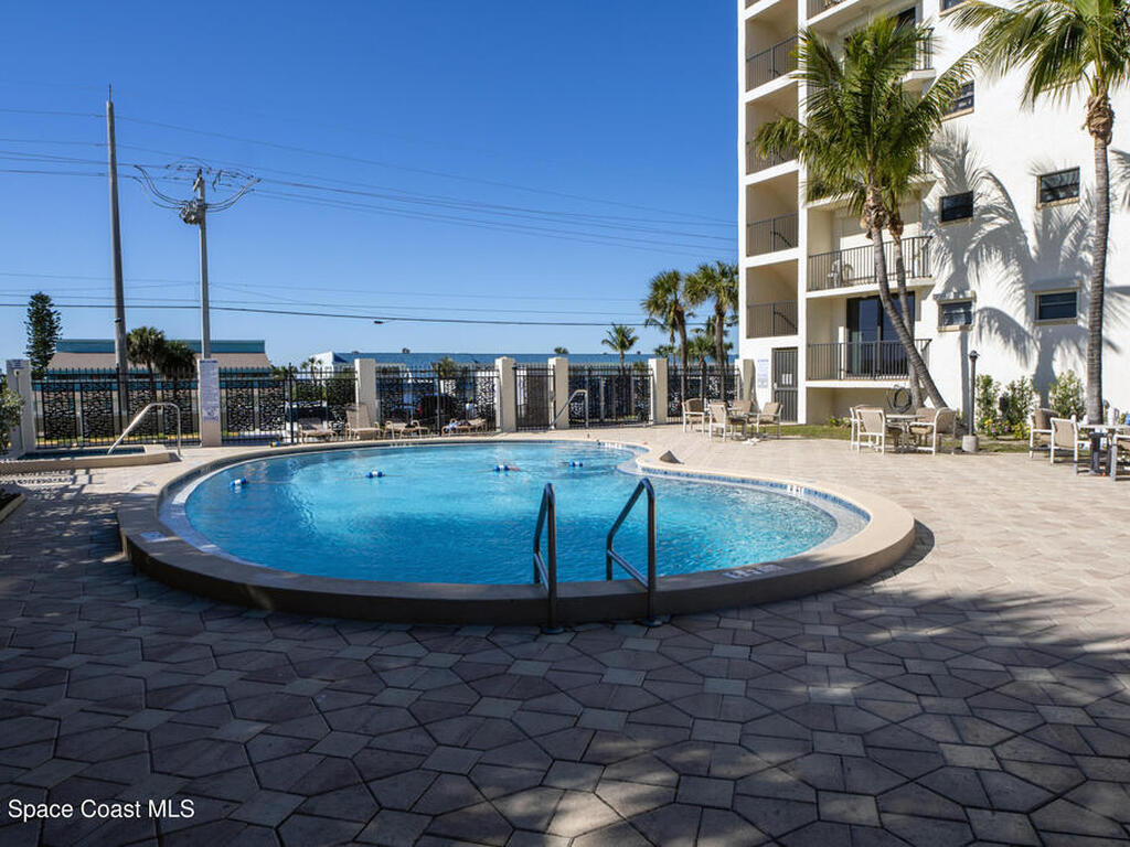 2815 S Atlantic Avenue, Cocoa Beach, FL 32931