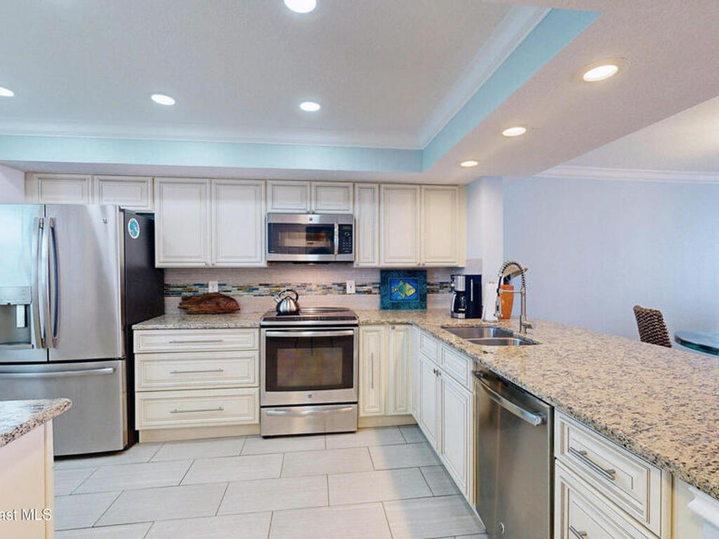 2815 S Atlantic Avenue, Cocoa Beach, FL 32931