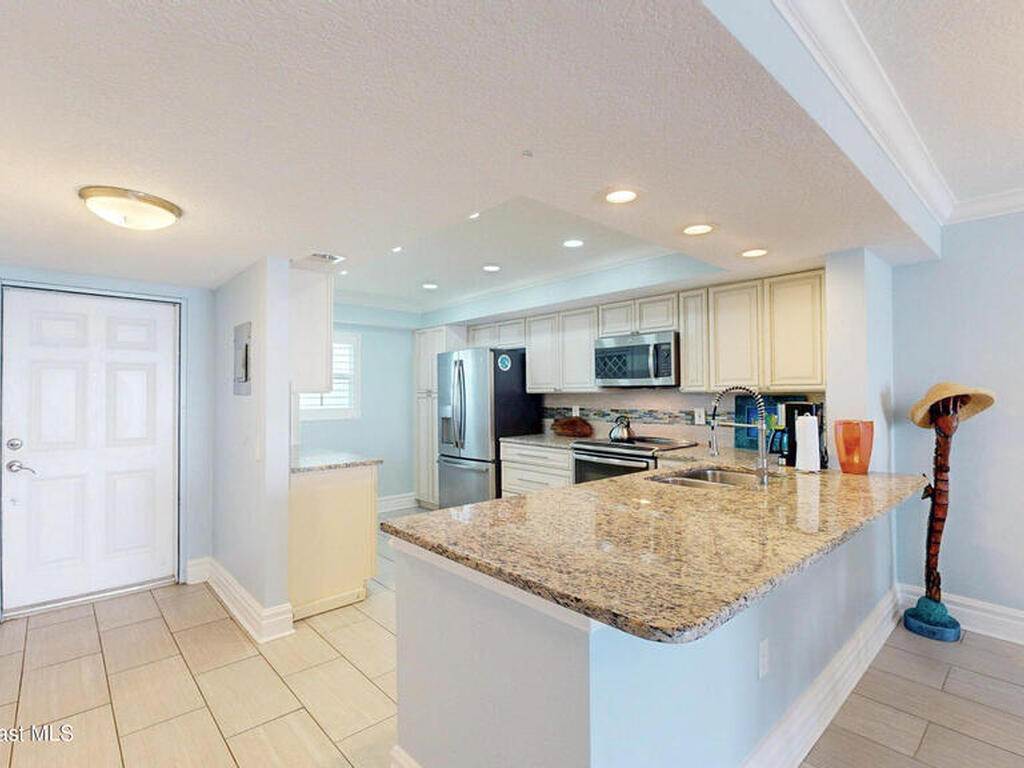 2815 S Atlantic Avenue, Cocoa Beach, FL 32931