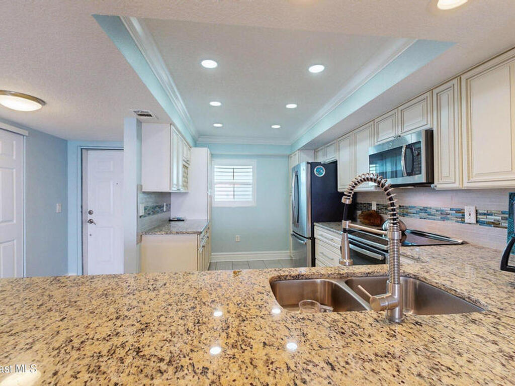 2815 S Atlantic Avenue, Cocoa Beach, FL 32931