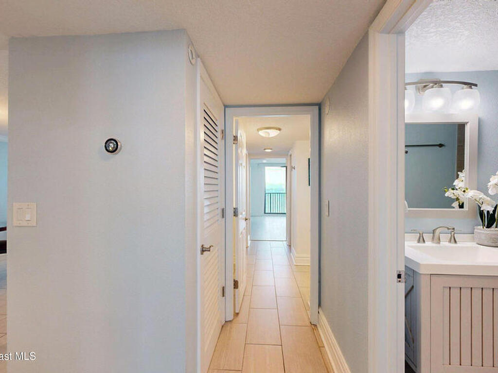 2815 S Atlantic Avenue, Cocoa Beach, FL 32931