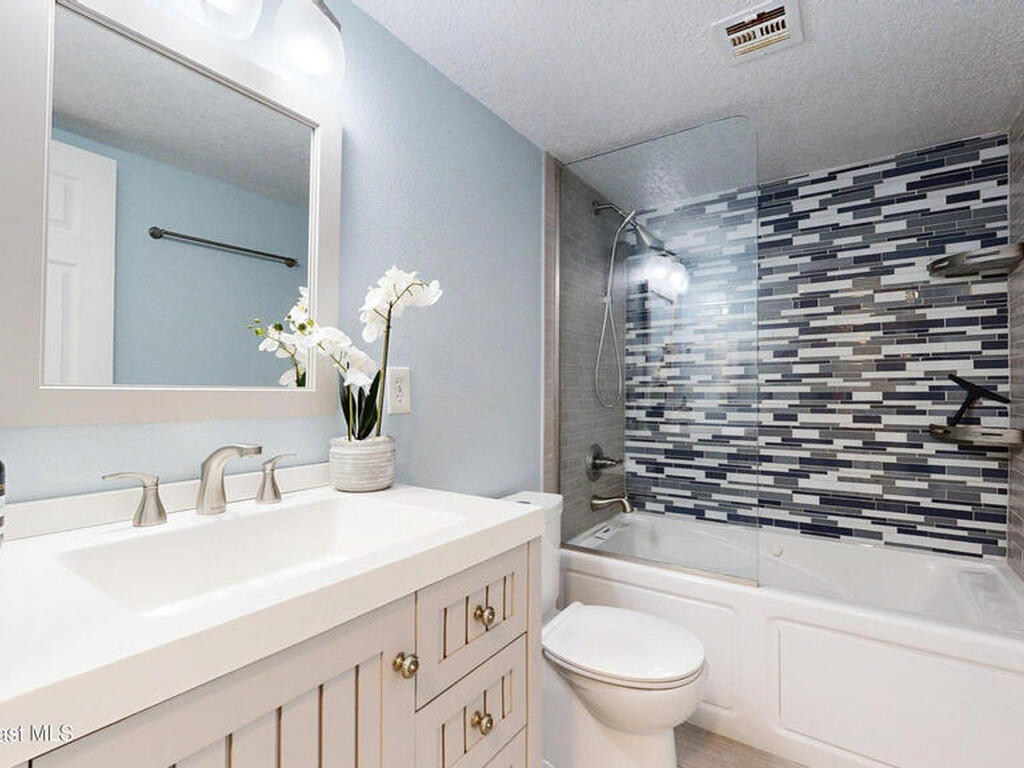 2815 S Atlantic Avenue, Cocoa Beach, FL 32931