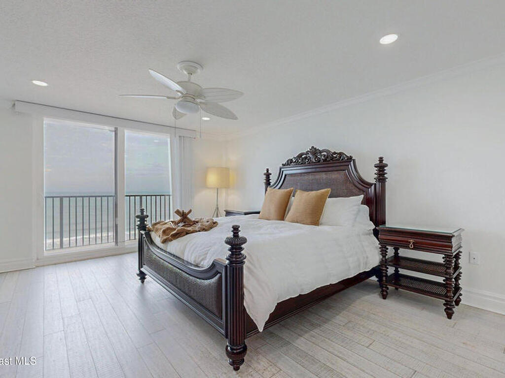 2815 S Atlantic Avenue, Cocoa Beach, FL 32931