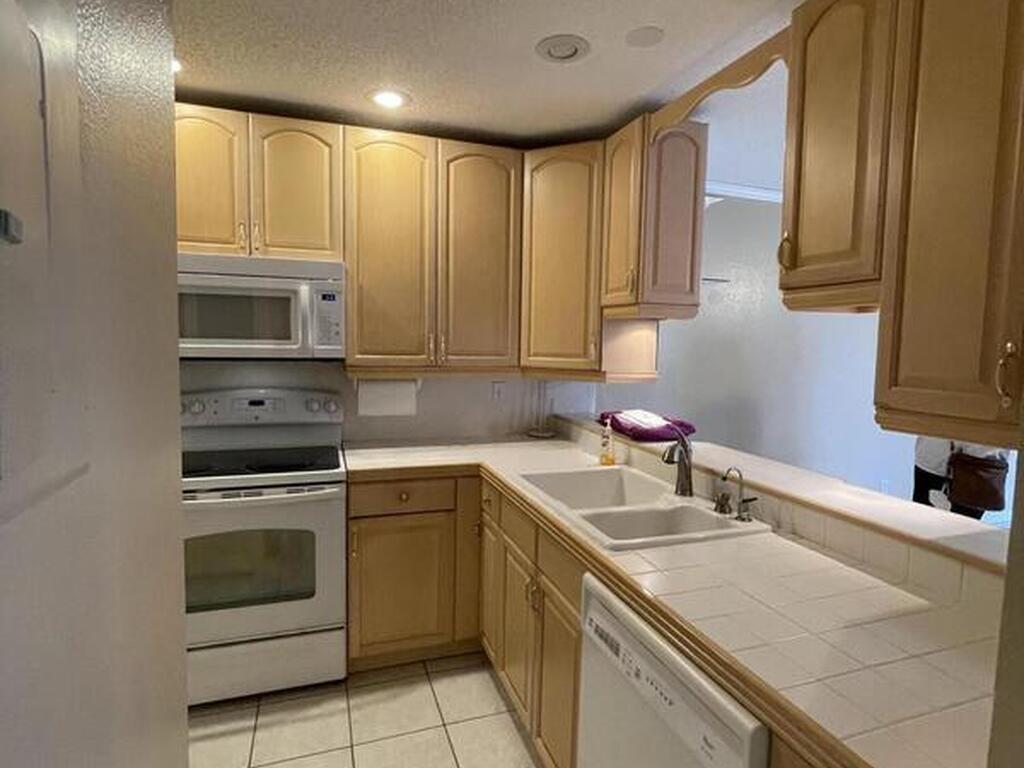 1425 Malibu Circle, Palm Bay, FL 32905