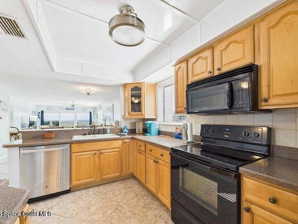 1305 S Atlantic Avenue, Cocoa Beach, FL 32931