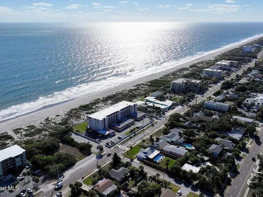 1305 S Atlantic Avenue, Cocoa Beach, FL 32931