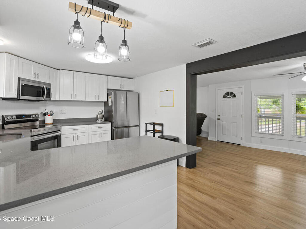 9025 Lincoln Road, St. Cloud, FL 34773