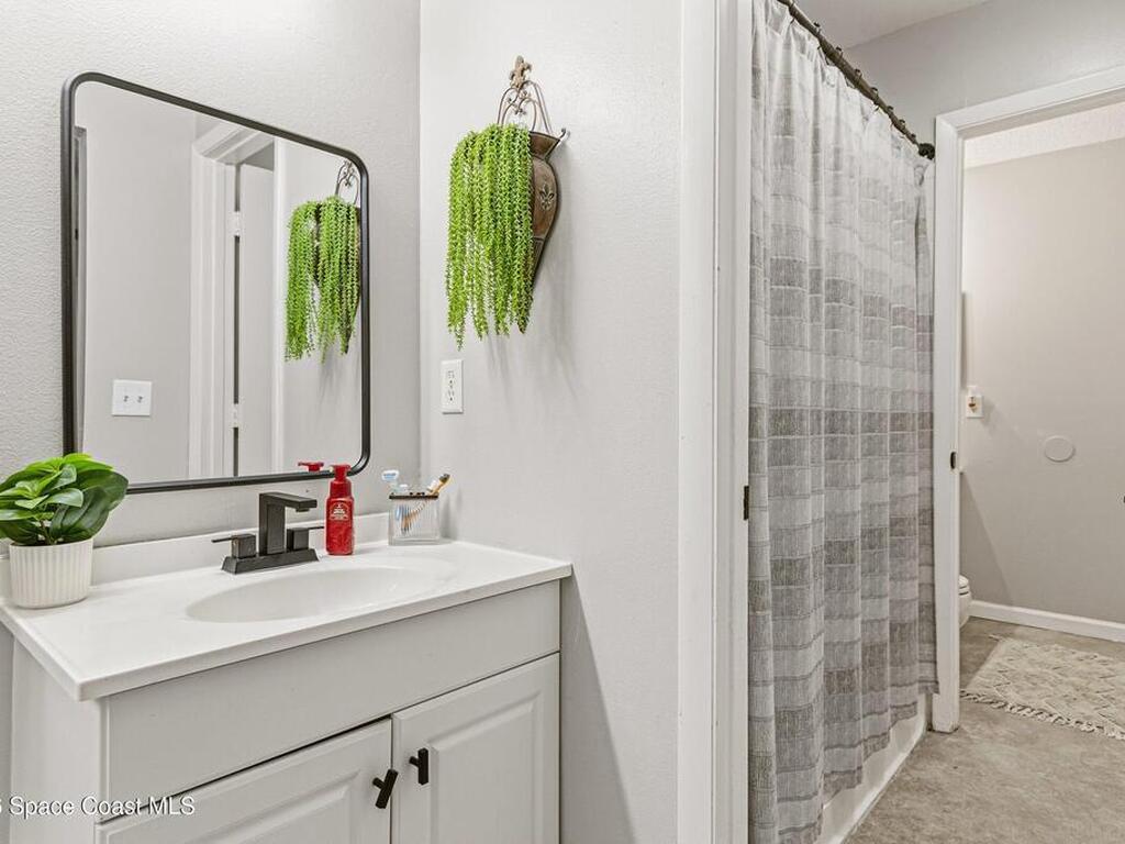 1000 Abada Court, Palm Bay, FL 32905
