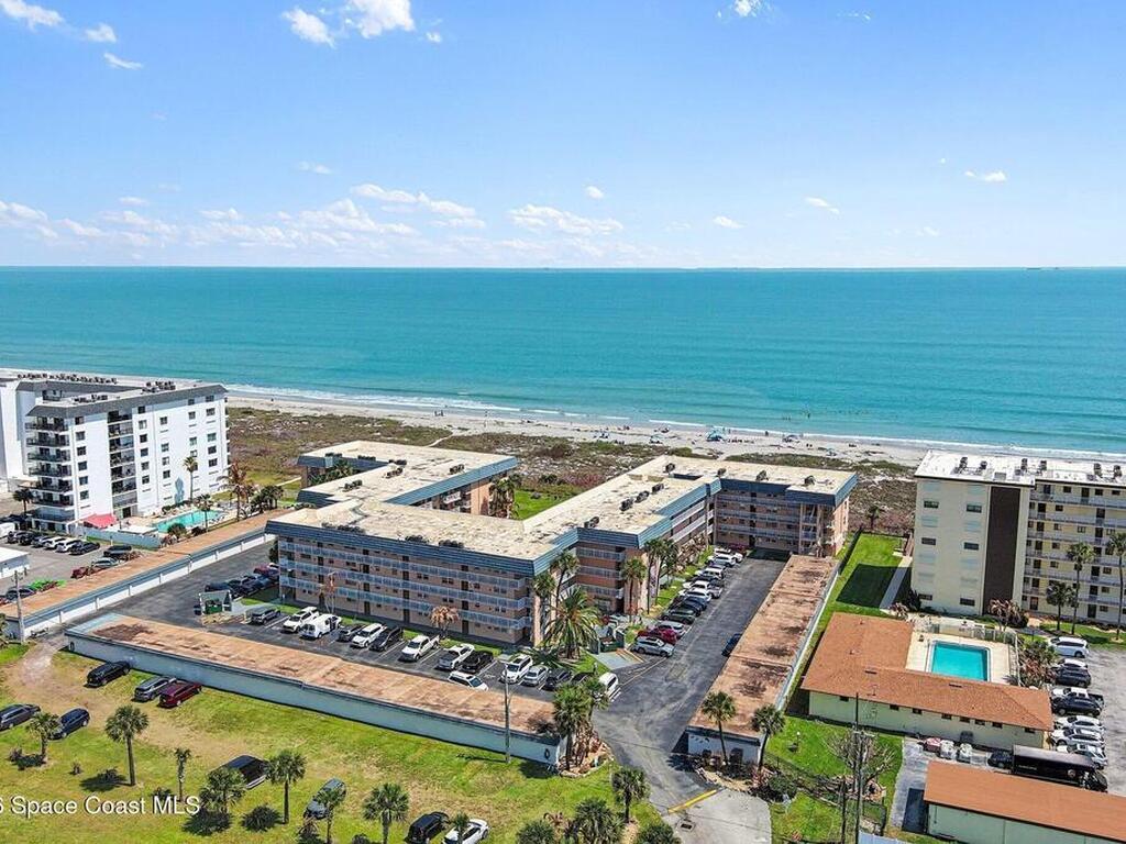 15 Sunflower Street, Cocoa Beach, FL 32931