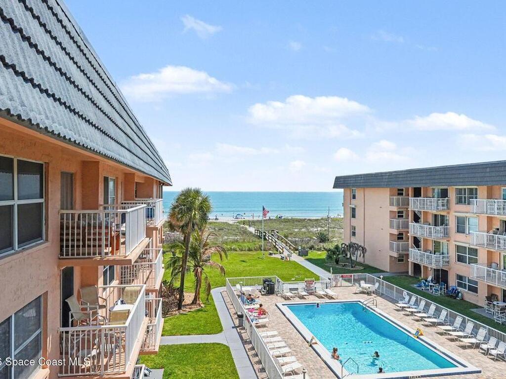 15 Sunflower Street, Cocoa Beach, FL 32931