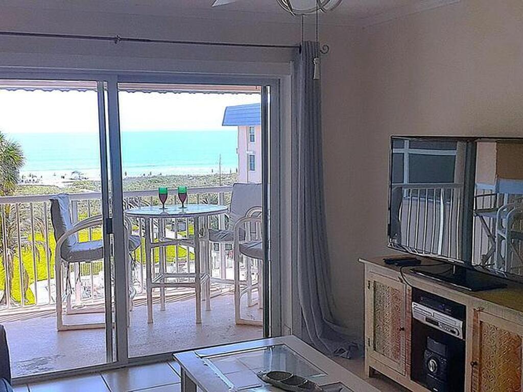 15 Sunflower Street, Cocoa Beach, FL 32931