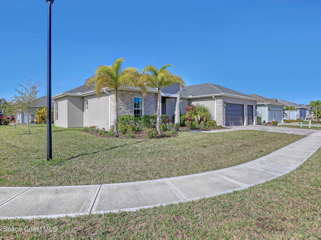 4210 Negal Circle, Melbourne, FL 32901