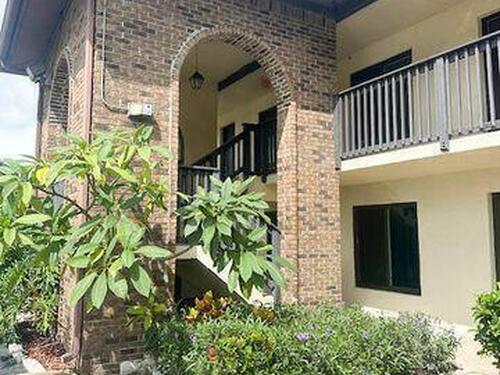 1515 Huntington Lane