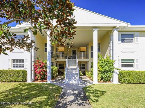 464 Grove Isle Circle