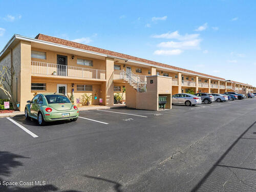 2135 N Courtenay Parkway