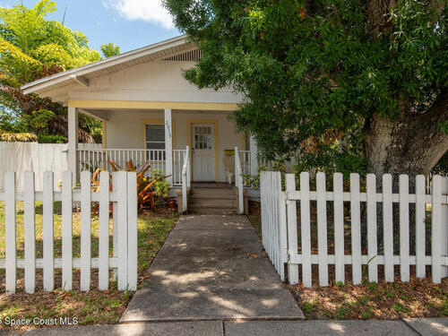 2013 2101 Vernon Place