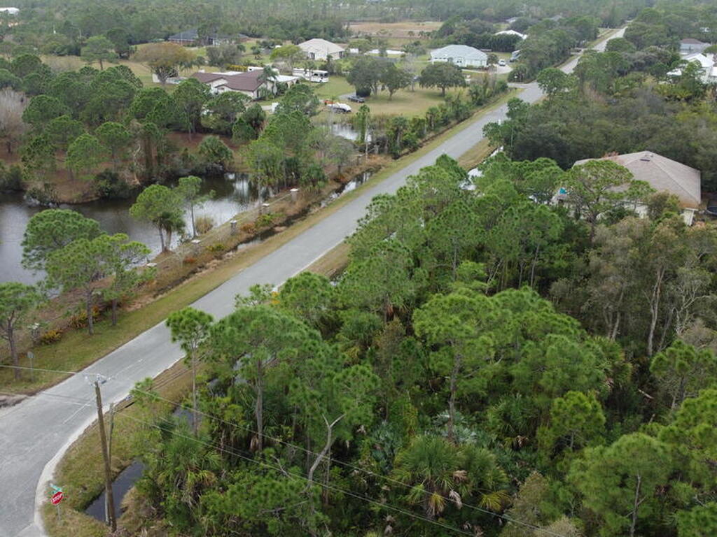 2480 Lacourt Lane, Malabar, FL 32950