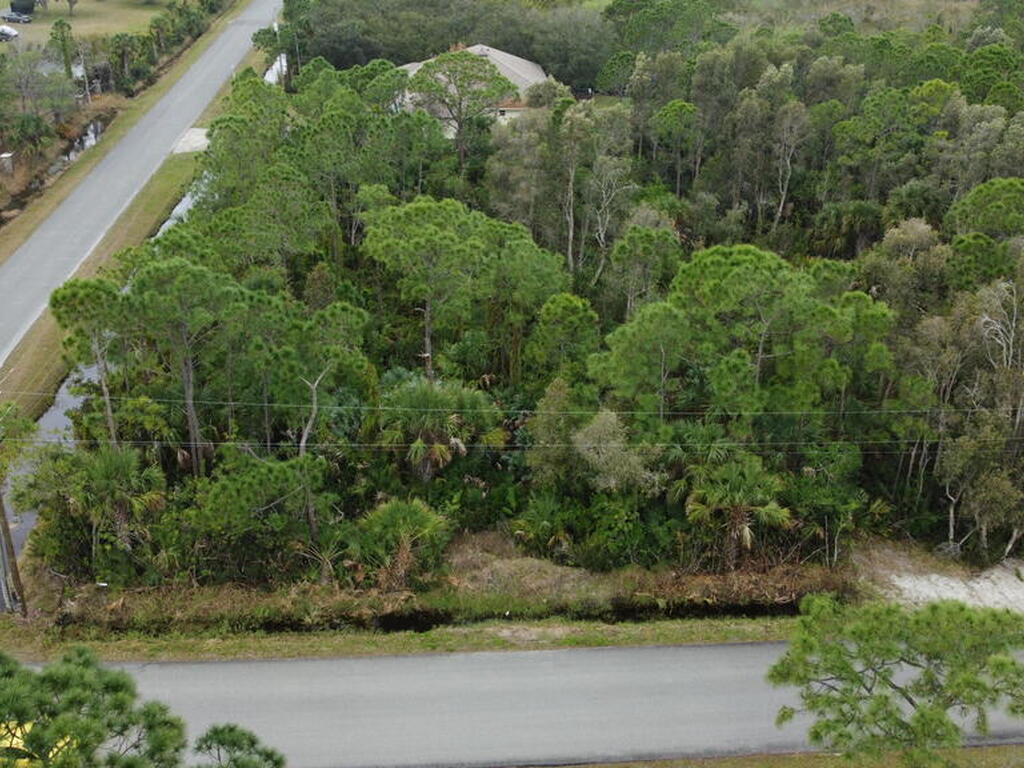 2480 Lacourt Lane, Malabar, FL 32950