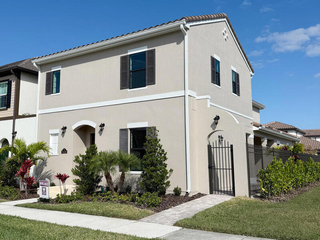 8526 Lyside Drive, Melbourne, FL 32940