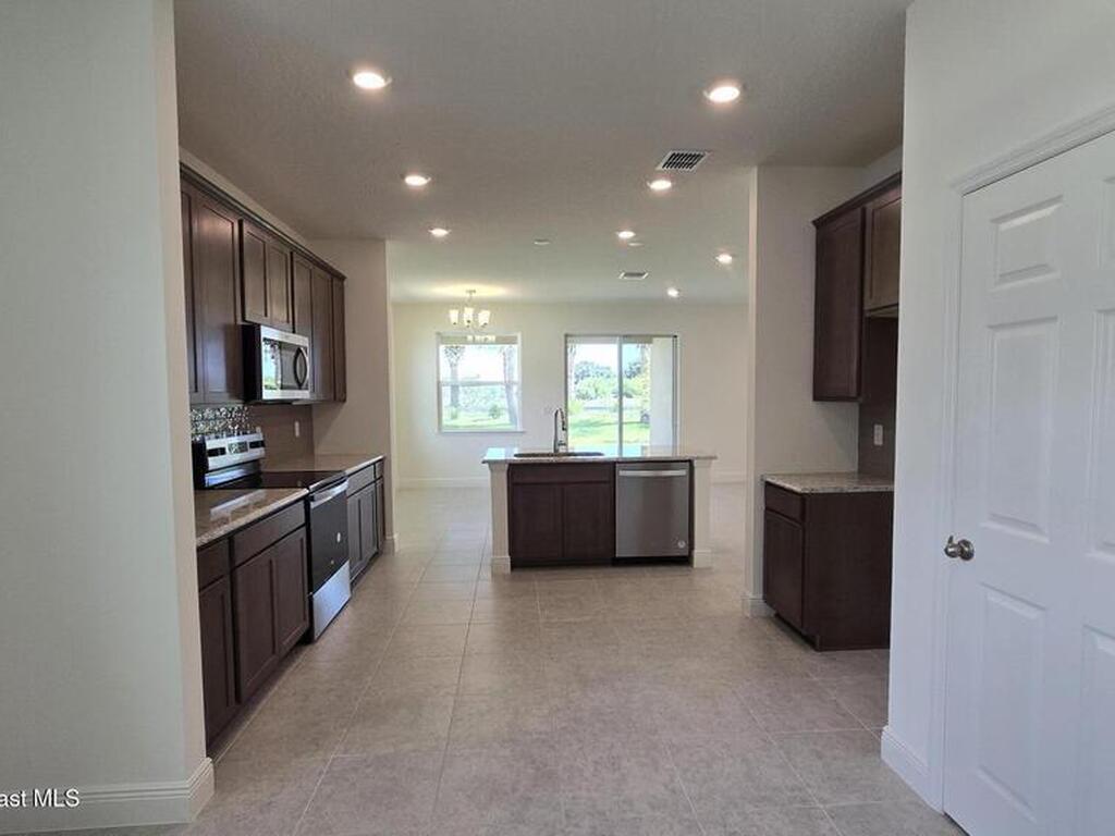 4386 Kelsey Lane, Micco, FL 32976