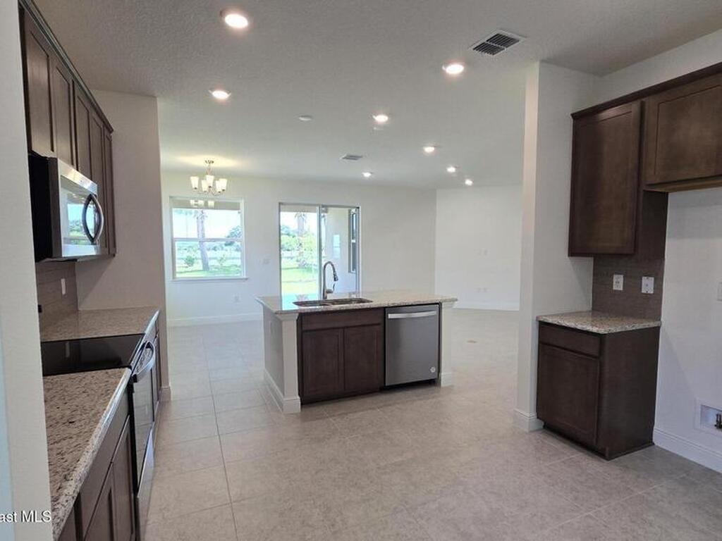 4386 Kelsey Lane, Micco, FL 32976